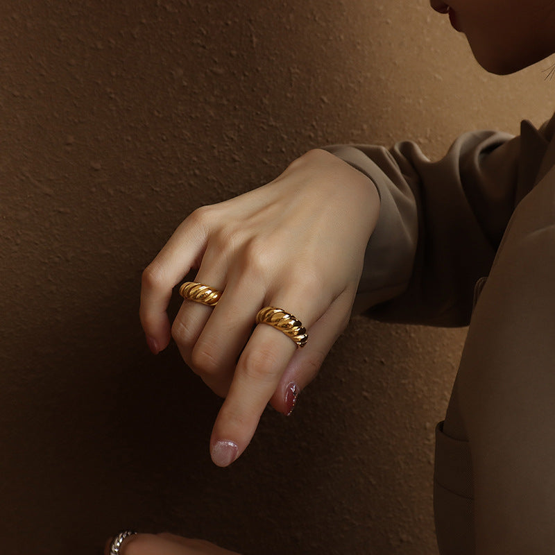 Croissant Design Ring