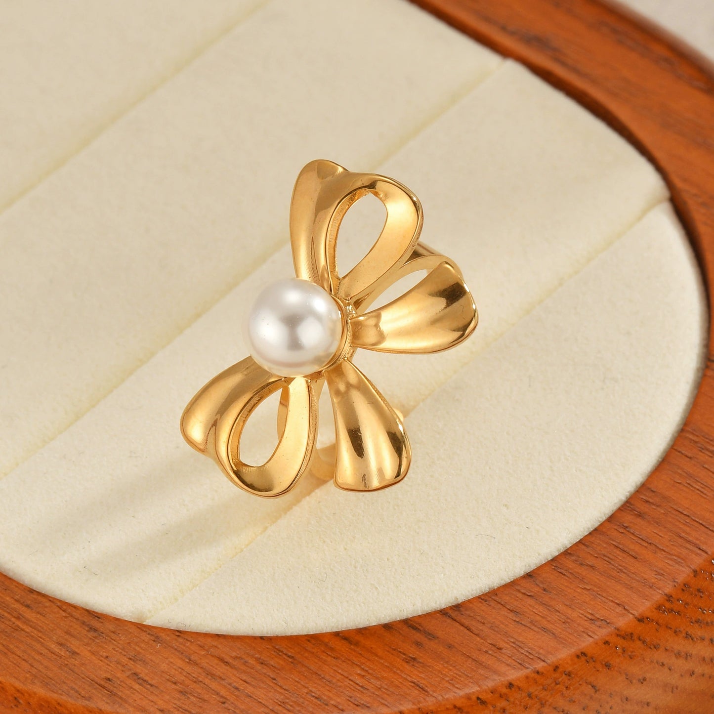 Ribbon Pearl Ring