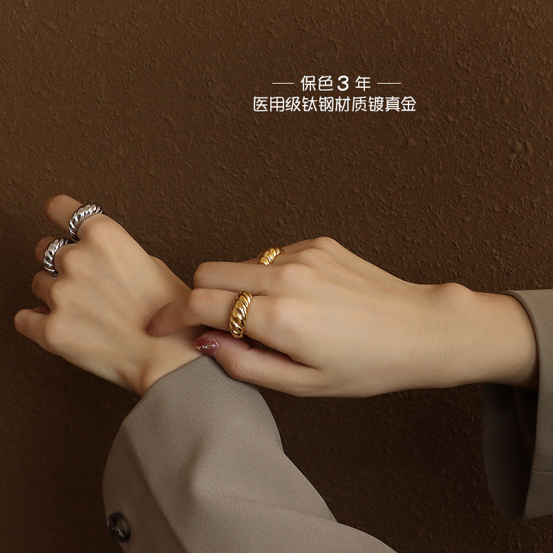 Croissant Design Ring
